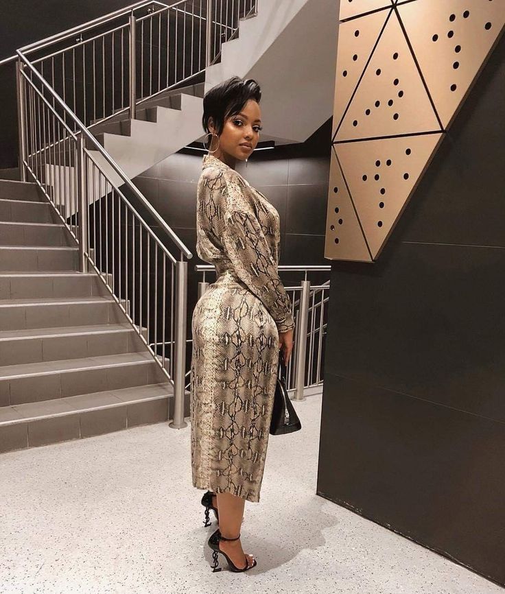 The snake print trend (Mihlalii Ndamase) �👑 🐍 ______ ______ 👸🏽 @mihlalii_n •  •  •  •  • #ZenMagazine #ZenMagAfrica #african #africanfashion #stylewelove #gorgeous #snakeprint #snakeprints #snakedress #fashion #africanstyle #stylewomen #fab #fashionista #trendy #mihlali  #prints #animalprint #stylish #dress #animalprints #beautiful #heels #shoes Mihlali Ndamase, Mens Fashion Tips, Snake Dress, Quick Fashion, Glamour Outfit, Sheer Clothing, Snake Print Dress, Dark Wear, Summer Dress Outfits