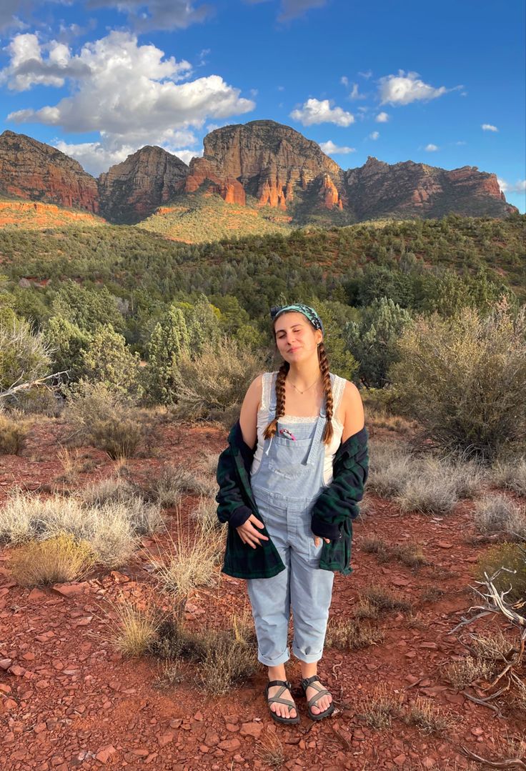 Outfit for Sedona hiking - overalls, chacos, flannel, lace tank top, bandana Overalls Camping Outfit, Chacos Hiking Outfit, Jeans And Chacos Outfits, Outfits With Chacos, Chaco Outfit, Hiking Overalls, Chacos Outfit, Sedona Hiking, Granola Outfits