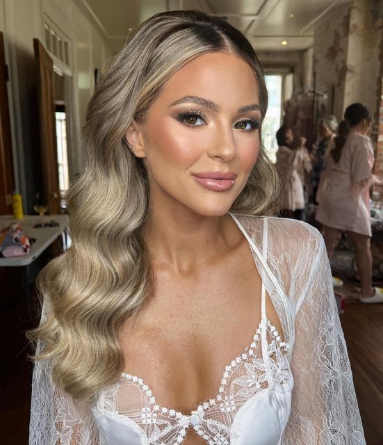 Glam Bride Makeup, Brown Eyes Blonde Hair, Love Is In The Hair, Bridal Hair Down, Glam Wedding Makeup, Glam Bride, Bridesmaid Hair Makeup, Bridal Hair Inspiration, Bridal Makeup Natural