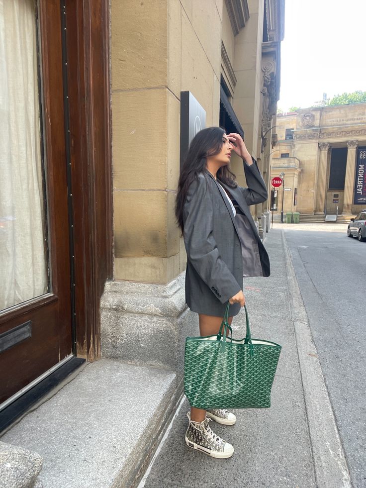 Goyard green bag Green Goyard Bag, Green Goyard Tote, Goyard Tote Outfit, Green Goyard, Green Bag Outfit, Thing About Me, Goyard Tote, Tote Outfit, Goyard Bag