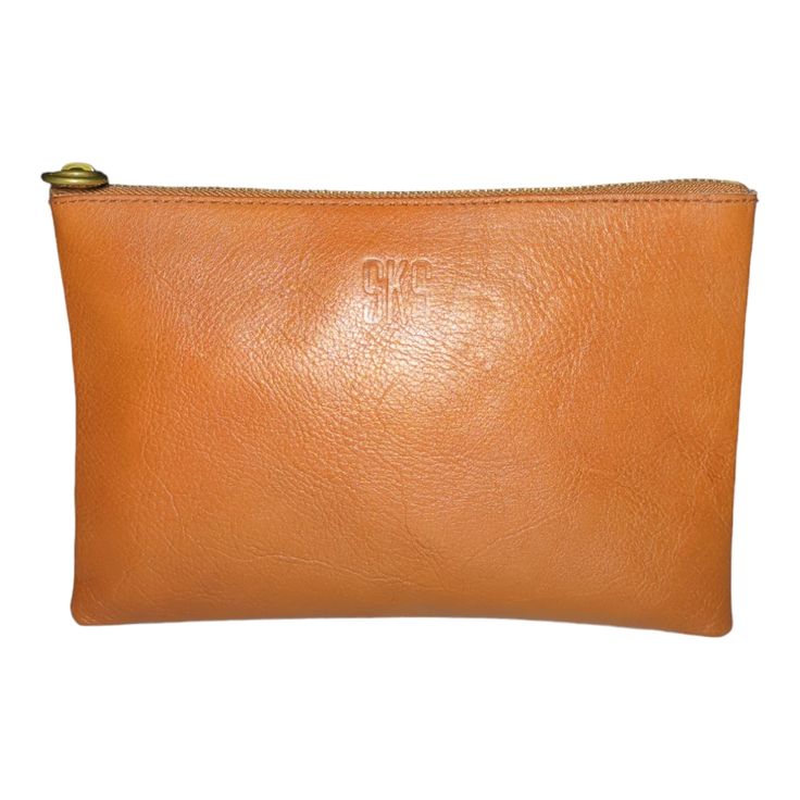 Will Ship Out Same Or Next Business Day. New With Tags. Leather Sourced From A Tannery That Achieved A Gold Rating From The Leather Working Group (Lwg). Sku: #9335619 A Clean And Pristine Accessory To Keep Your Look Light And Chic, The Zippered Madewell The Leather Pouch Clutch. Lining Features An Interior Slip Pocket With 7 Credit Card Slots. Imported. Measurements: Bottom Width: 8 34 In Depth: 14 In Height: 6 In Weight: 5.6 Oz Classic Brown Pouch For On-the-go, Brown Everyday Pouch Clutch, Everyday Brown Pouch Clutch, Brown Everyday Clutch Pouch, Brown Clutch With Removable Pouch For Everyday, Brown Clutch Pouch For Everyday Use, Brown Soft Leather Pouch Clutch, Everyday Brown Clutch Pouch, Classic Brown Pouch With Leather Lining