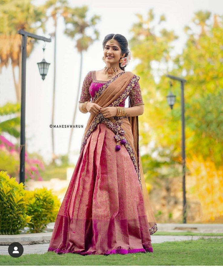 Chiffon Blouses Designs, Lehenga Saree Design, Half Saree Lehenga, Lehnga Dress, Dress Models, Designer Bridal Lehenga, Silk Saree Blouse Designs, Half Saree Designs, Long Gown Dress