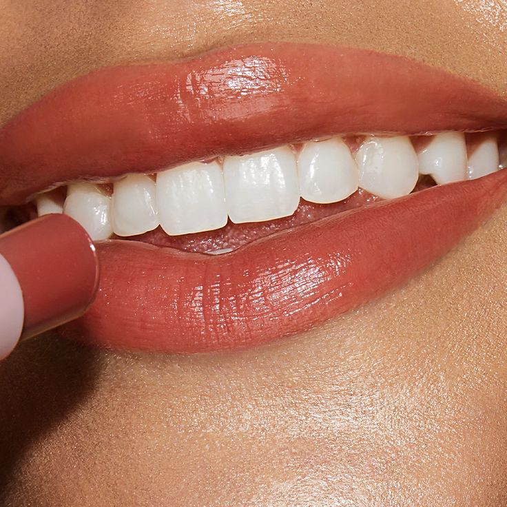 Hyaluronic Acid-infused hydrating LIPSTICK BALM in a kissable peachy-nude shade! Charlotte Tilbury Hot Lips, Magic Lipstick, Tinted Eyebrow Gel, Kohl Eyeliner, Color Lip Balm, Hydrating Lipstick, Lip Lacquer, Beauty Inspo, Eyebrow Gel