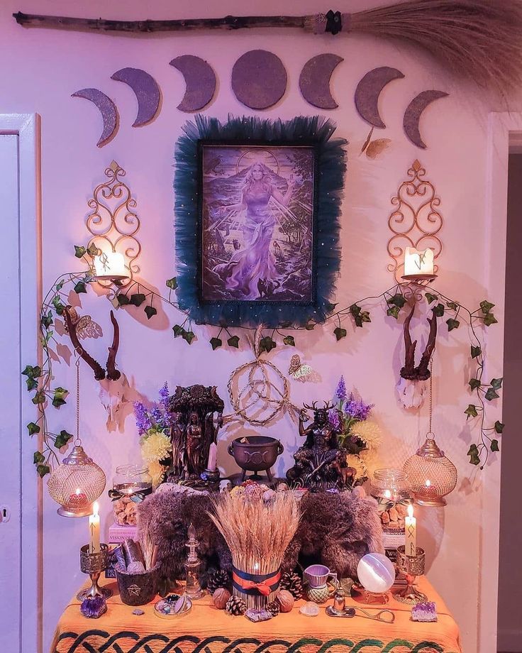 Punk Bedroom, Witchy Room, Witchcraft Altar, Witch Room, Wiccan Decor, Witch Spirituality, Witches Altar, Wiccan Altar, Pagan Altar