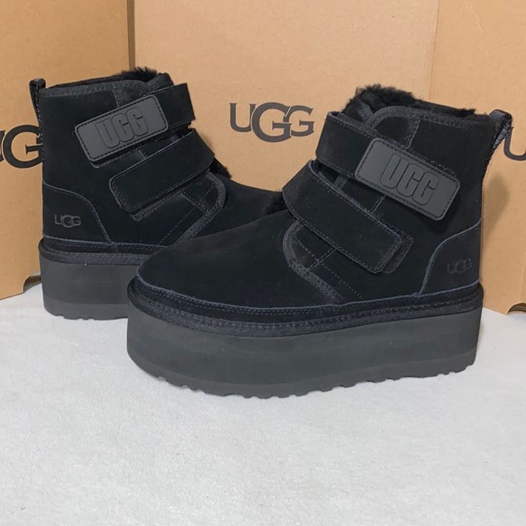 Ugg Neumel Platform Size-11 Black Comes With Box Authentic Ugg Platform Neumel, Platform Uggs Black, Ugg Neumel Platform, Womens Tall Black Boots, Ugg Fashion, Western Grunge, Ugg Booties, Ugg Neumel, Ugg Tasman Slippers