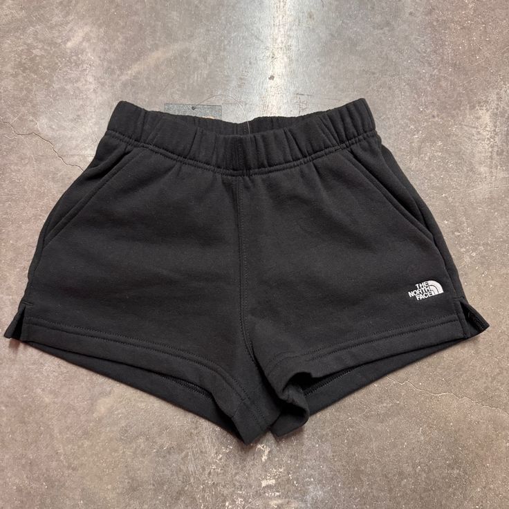 Brand New With Tag Nike Cloths Women's, Nike Sweat Shorts Set, Cheap Brown Sporty Tops, Cheap White Sporty Athletic Shorts, Affordable Sports Shorts, Trendy Workout Shorts, Workout Sweat Shorts, Cheap White Cotton Athletic Shorts, Nike Soft Shorts