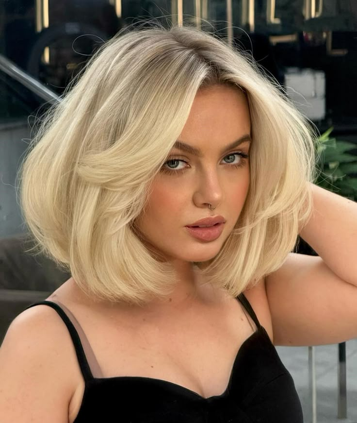 Bob Long Face Shape, Bob Haircut For Long Face Shape, Volume Long Bob, Short Bob Oblong Face, Long Bob Oval Face, Voluminous Long Bob, Oval Face Bob Haircut, Volume Bob, Round Face Bob Haircut