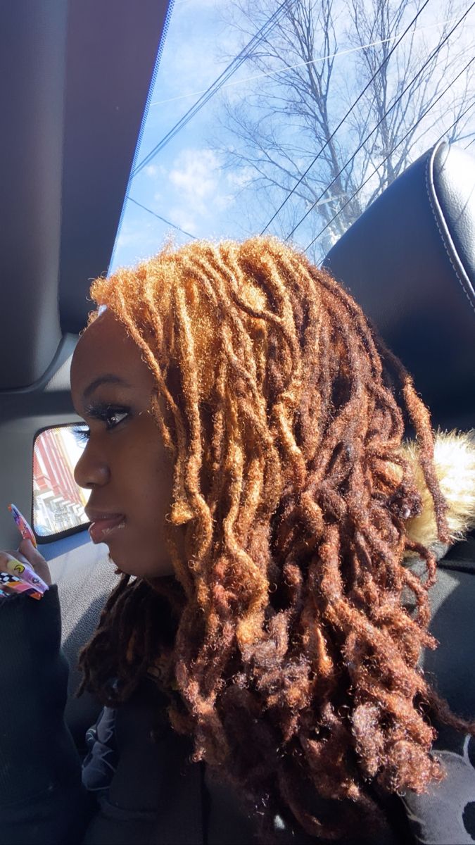 2 Tone Locs, Half And Half Locs, Two Tone Locs Black Women, Two Toned Locs, Locs Highlights, Two Tone Locs, Blond Locs, Color Locs, Loc Colors