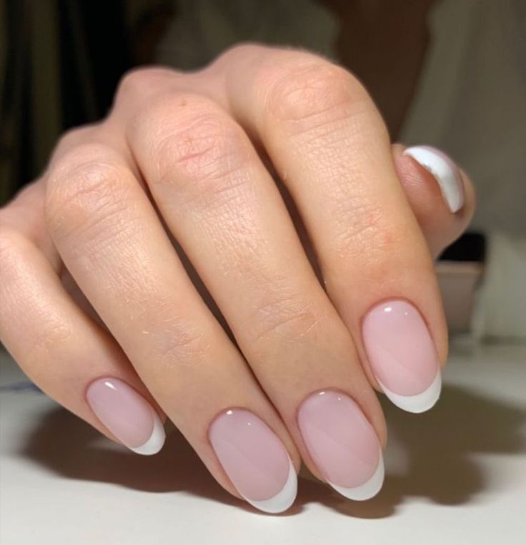 Unghie Sfumate, Dip Nail, French Manicure Nails, Dip Nails, Round Nails, Bride Nails, Oval Nails, Neutral Nails, Dipped Nails