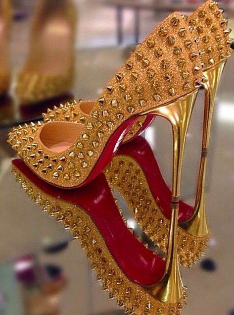 Christian Louboutin Wedding, Louboutin Sneakers, Red Bottom Heels, Christian Louboutin Outlet, Manolo Blahnik Heels, Louboutin Heels, Christian Louboutin Heels, فستان سهرة, Gorgeous Shoes