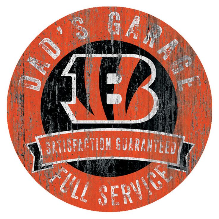 an orange and black sign with the number thirteen on it that says, desgart satisfaction