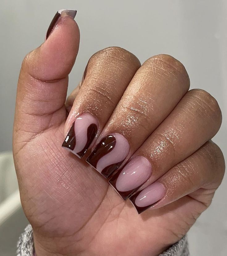 Glitter Nail Art Acrylic, Swivel Nail Design, Acrylic With No Tips, Cute Short Nail Sets Fall, Short Fall Nails Black Women, Shorties Nails Square Fall, Brown Short Acrylic Nails, Short Nails Acrylic Design, Short Nails Styles