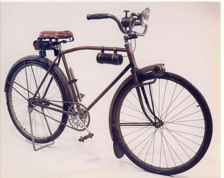 an old fashioned bicycle is shown against a white background