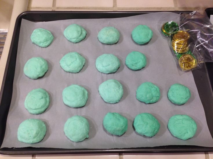 the cookies are ready to be baked on the cookie sheet and put in the oven