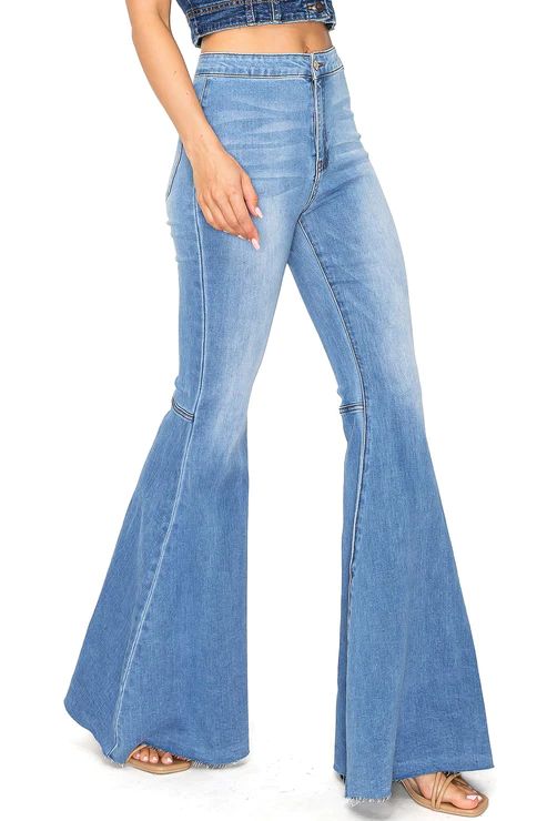 Sleek High Rise Flares – Pink Ice Athena Lee, Flared Jeans Outfit Fall, Flare Jean Outfit, Jeans Outfit Fall, Hippie Fashion, Womens Trendy Tops, Rodeo Outfits, School Clothes, Country Concert