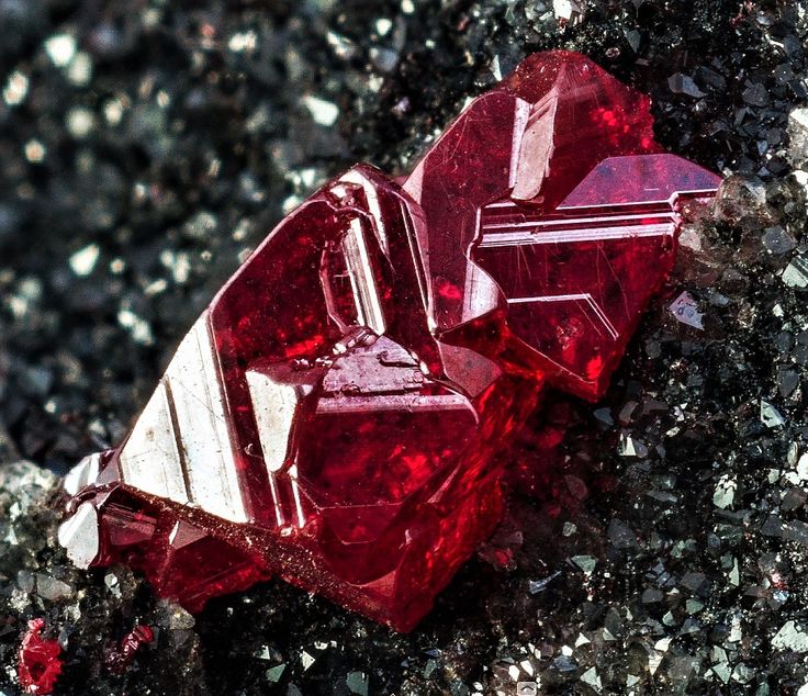 Cinnabar Moon Projects, Rock Types, Raw Minerals, Rare Stone, Red Moon, Sticks And Stones, Rock Hounding, Raw Gemstones, Gems And Minerals