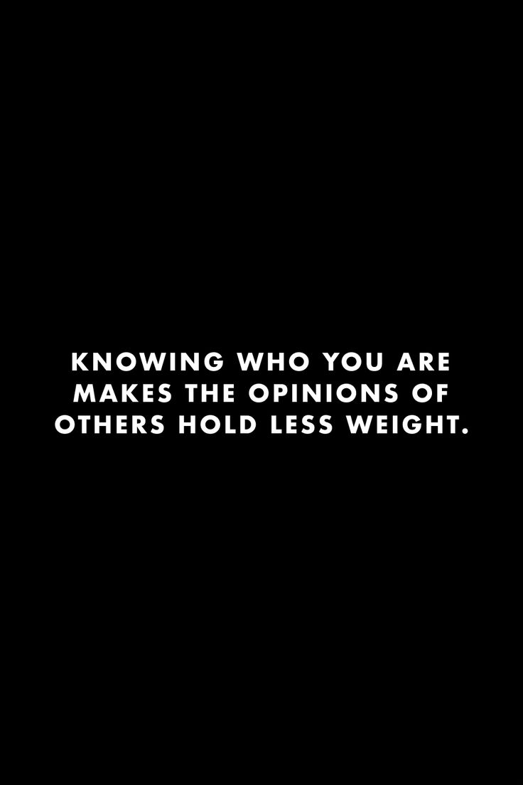 a black and white photo with the words, know who you are making the throne of others hold less weight