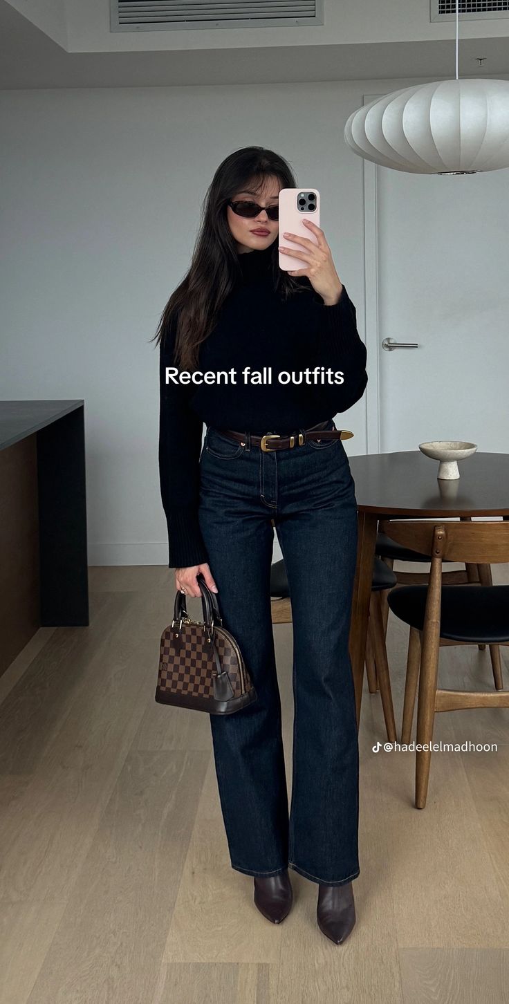 Dark Denim Jeans Outfit Winter, Dark Blue Bootcut Jeans Outfit, Dark Jean Outfits, Outfits With Dark Jeans, How To Style Dark Blue Jeans, Dark Blue Denim Jeans Outfit, Blue Jeans Outfit Fall, Dark Wash Jeans Outfit, Dark Denim Outfit