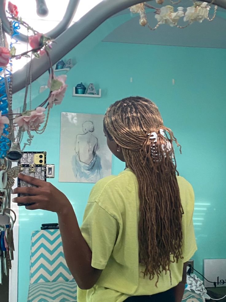 locs blond long black girl hairstyles back to school claw clip high schooll hairstyle ideas Long Micro Locs Styles, Locs Claw Clip Style, Short Locs Claw Clip Style, Claw Clip On Short Locs, Locs Claw Clip, Locs And Claw Clips, Small Traditional Locs, Natural Braided Hairstyles, Micro Locs