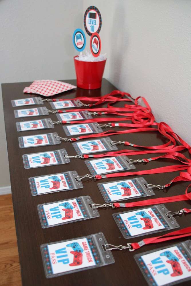 the table is set up with red, white and blue tags on them that are attached to chains