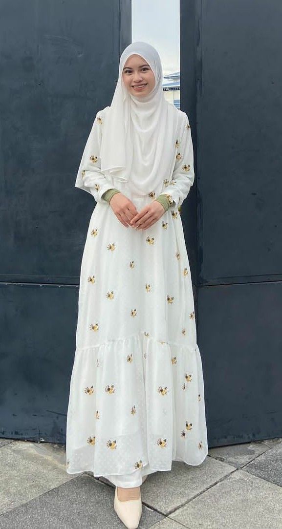 Hijabi Modest Outfits, 2023 Ootd, Kondangan Outfit, 2023 Dress, Hijabista Fashion, Moslem Fashion, Model Gamis, Elegant Outfit Classy, Mode Abaya