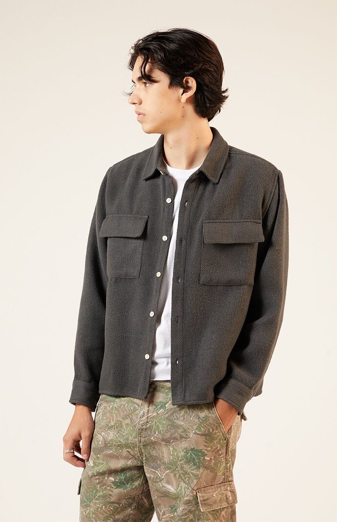 Layer up for the cold weather with the Black Tweed Overshirt from PacSun. This heavyweight twill cotton shirt has long sleeves, a classic collar, a button-down front closure, flap front pockets, and a relaxed fit.Solid color shirtCollarLong sleevesButton-down front closureFlap chest pocketsRelaxed fit100% cottonMachine washableModel is wearing a size mediumModel Measurements: 6'3” Height, 32” Waist, 34” Inseam PacSun Mens Black Tweed Overshirt size Small Classic Relaxed Fit Shirt For Winter, Classic Relaxed Fit Winter Shirt, Classic Winter Shirt With Relaxed Fit, Long Sleeve Flannel Shirt With Welt Pockets For Work, Gray Long Sleeve Flannel Shirt For Fall, Relaxed Fit Winter Tops With Welt Pockets, Winter Tops With Welt Pockets And Relaxed Fit, Fall Shirt With Patch Pockets And Camp Collar, Winter Shirt With Lapel Collar And Pockets