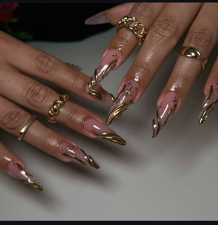 Gold Stiletto Nails, Fall Nail Art Ideas, Stiletto Nails Designs, Fall Nail Art, Fire Nails, Fall Nail Designs, Chic Nails, Pretty Acrylic Nails, Dope Nails