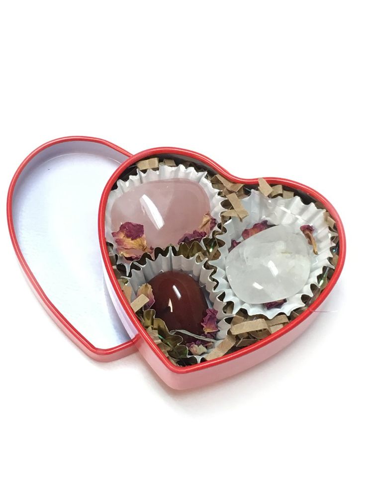 Crystal Present Ideas, Crystal Chocolate Box Heart, Crystal Heart Box, Crystal Valentine, Heart Shaped Crystals, Tumbled Crystals, Grounding Crystals, Chakra Root, Crystal Aesthetic