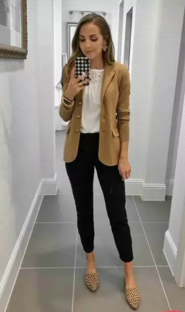 Elegantes Outfit Damen, Work Attire Women, Professional Work Outfit, Fashionable Work Outfit, Interview Outfits, Casual Outfits For Work, Office Casual Outfit, Professional Outfits Women, Luxury Photography