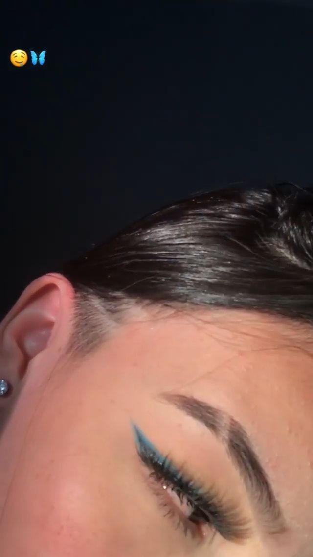 Undercut Designs For Women, Eyebrow Slits, Undercut Long Hair, Punk Hair, Haircut Inspiration, Hair Stylies, Girl Haircuts, Undercut Hairstyles, Short Hair With Bangs