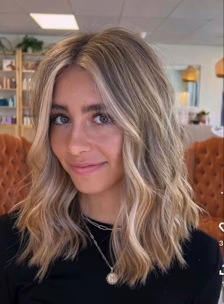 Dirty Blonde Hair Short, Unique Hairstyles For Long Hair, Dirty Blonde Hair With Highlights, Highlights 2023, Sandy Blonde Hair, Medium Length Blonde Hair, For Long Hair Hairstyles, Long Hair Hairstyles, Medium Blonde Hair