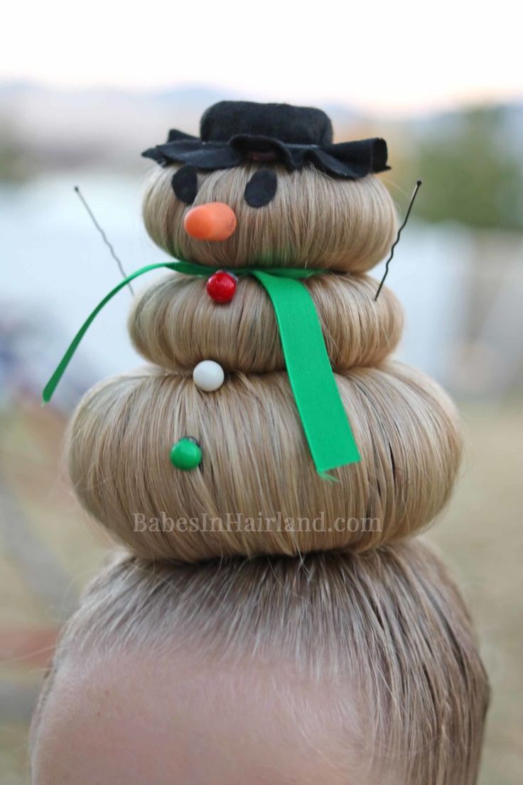 Snowman Hairstyle for Crazy Hair Day (or Christmas) Crazy Hair For Kids, Wacky Hair Days, Crazy Hair Day, Wacky Hair, Crazy Hair Day At School, Easter Hair Bow, Christmas Hairstyles, Peinados Fáciles Para Cabello Corto, Holiday Hairstyles