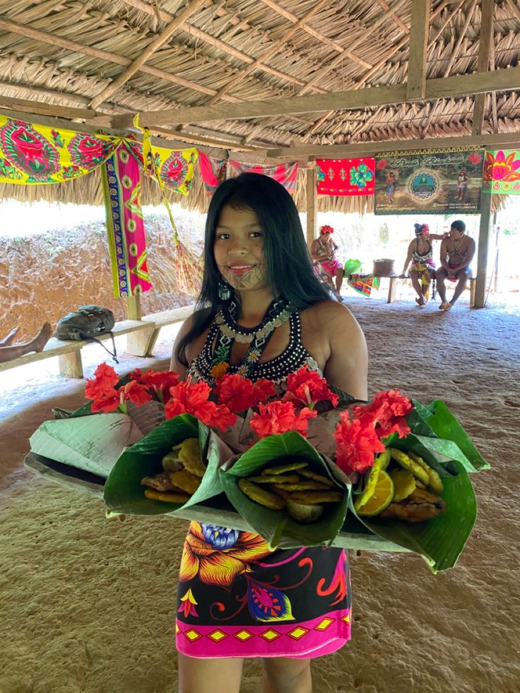 EmberA tribe lady Panama People, Darien Panama, Pretty Countries, Panamanian Women, Panama Culture, Catholic Aesthetic, Latina Aesthetic, Spanish Conquistador, Touch Your Heart