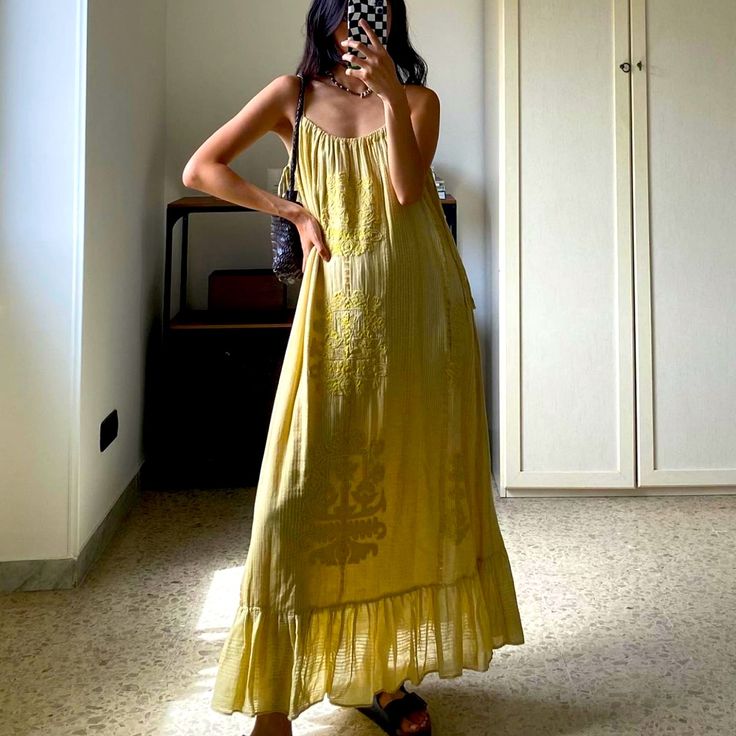 Nwt Oversized Take Size Down Embroidered Boho Midi Dress For Summer, Zara Bohemian Sundress For Brunch, Zara Bohemian Embroidered Dress For Vacation, Bohemian Embroidered Dress By Zara For Vacation, Casual Sleeveless Embroidered Midi Dress, Zara Floral Embroidered Dress For Beach, Zara Bohemian Cotton Midi Dress, Zara Spring Boho Dress, Yellow Embroidered Maxi Dress For The Beach