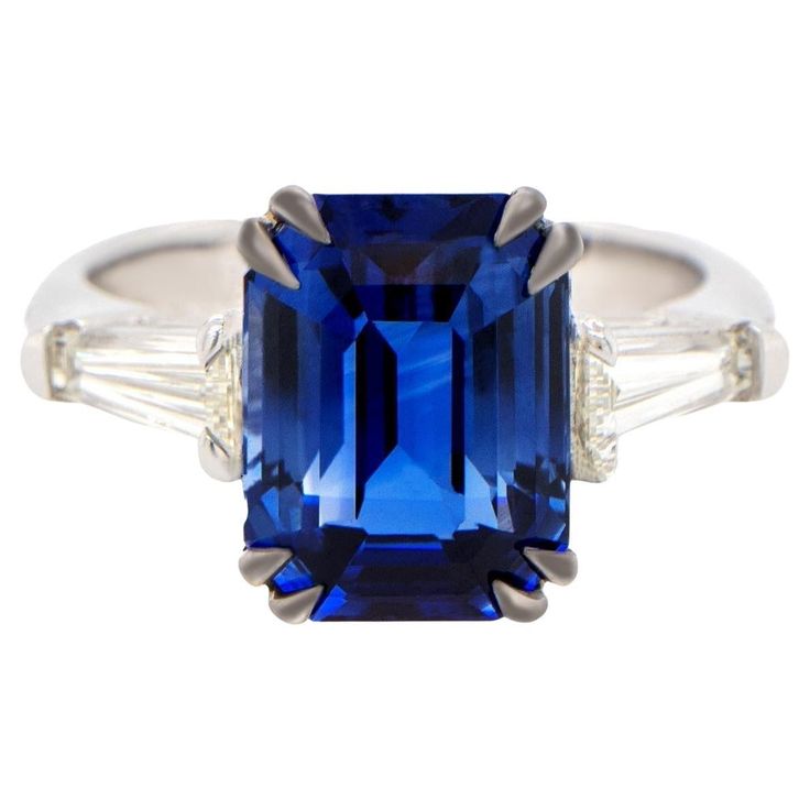 a blue sapphire and diamond ring