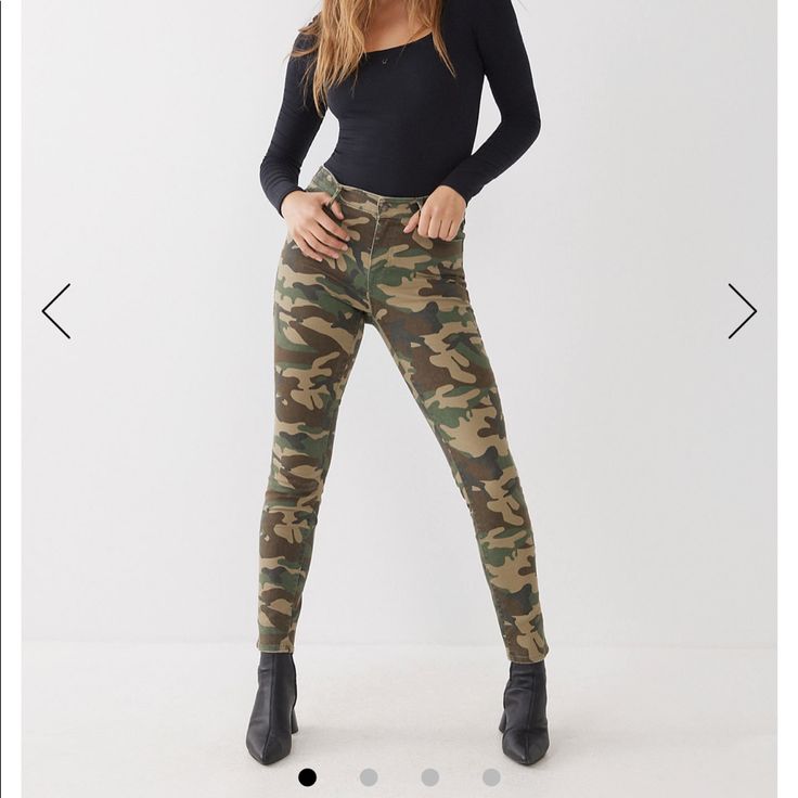 True Religion Jennie Camo Curvy Skinny Jean. This Mid Rise Women's Curvy Skinny Jean Prevents Gaping At The Waistband And Is Specially Designed To Maximize Shape Retention Throughout The Day. Featuring A Supreme Allover Camouflage Design, Tonal Stitching, And Antiqued Hardware. Finished With 1/4 Inch Horseshoe Detailing Along The Back Pockets. -Material: 97% Cotton 3% Spandex - Sizes Available: 28, 29, 30 (See Pic For Measurements) - Color: Camouflage Approximate Measurements: Size 29 - Waist 15 True Religion Jeans Women, Camouflage Jeans, Yellow Jeans, Camo Jeans, Camouflage Design, Studded Jeans, Distressed Denim Jeans, True Religion Jeans, Women Denim Jeans