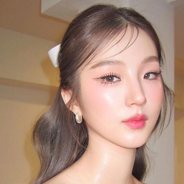 Korean Bridal Makeup, Korean Wedding Makeup, Asian Wedding Makeup, Asian Bridal Hair, Hairstyle For Prom, Asian Makeup Looks, Korean Makeup Look, Bridal Hairdo, Korean Face