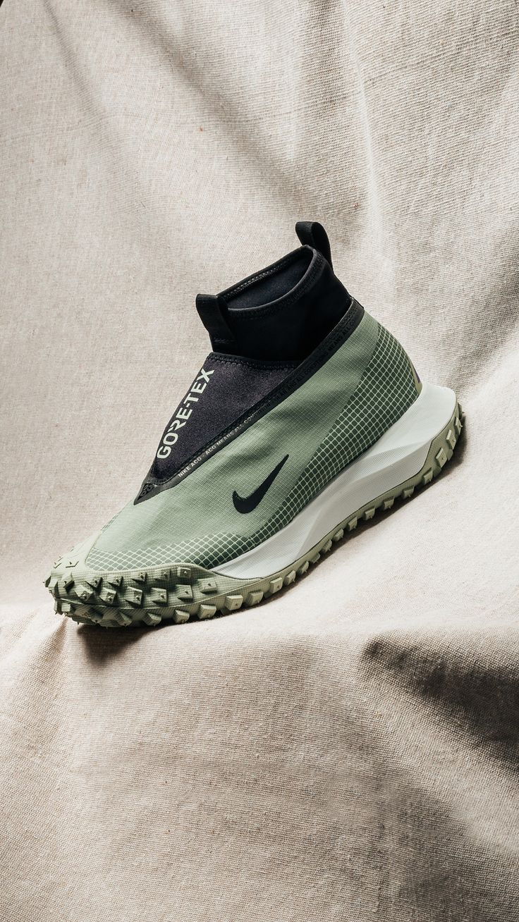 Nike ACG Gore-Tex "Mountain Fly" release Thursday, 11/18. Enter the Draw: https://feature.com/products/nike-acg-gore-tex-mountain-fly-clay-green-black#releases-hero-anchor Nike Acg Boots, Acg Nike, Nike Acg Shoes, Shoe Sketches, Fly Shoes, Learning Platform, Hype Shoes, Nike Acg, Transportation Design