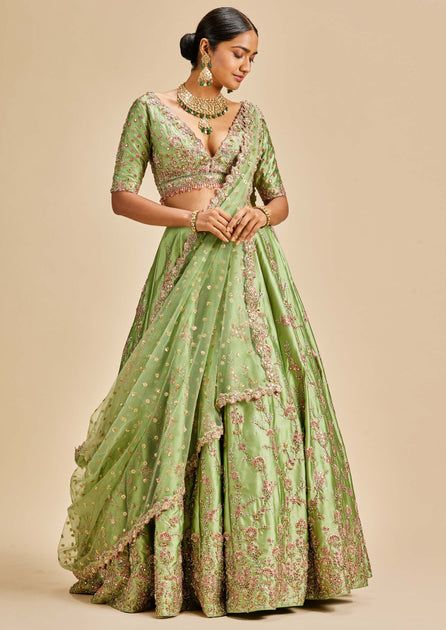 Dark Green Lehenga, Green Lehenga Choli, Lehenga And Blouse, Engagement Lehenga, Designing Clothes, Color Jade, Green Lehenga, Lehenga Blouse, Pakistani Bridal Wear