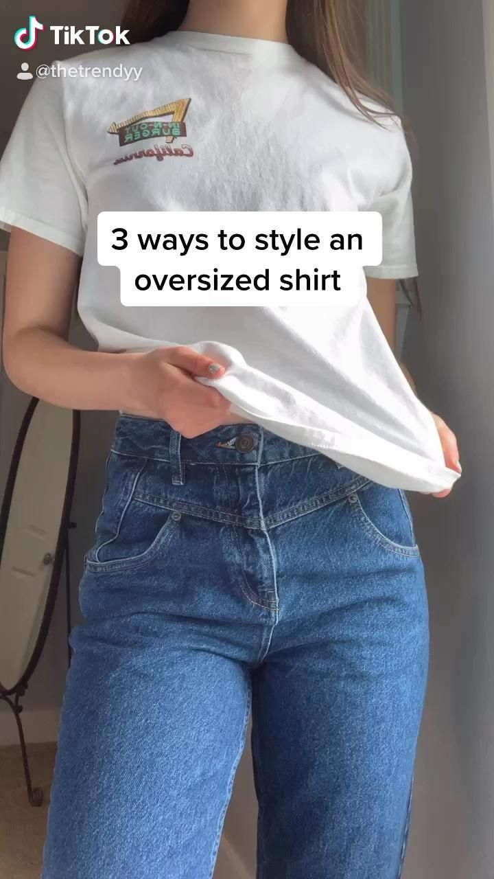 Oversized Tee Outfit, Woman Mullet, Umgestaltete Shirts, Casual Tshirt Outfit, Oversize Tshirt Outfits, Hair Mullet, Shirt Hacks, Mode Zara, Diy Clothes And Shoes