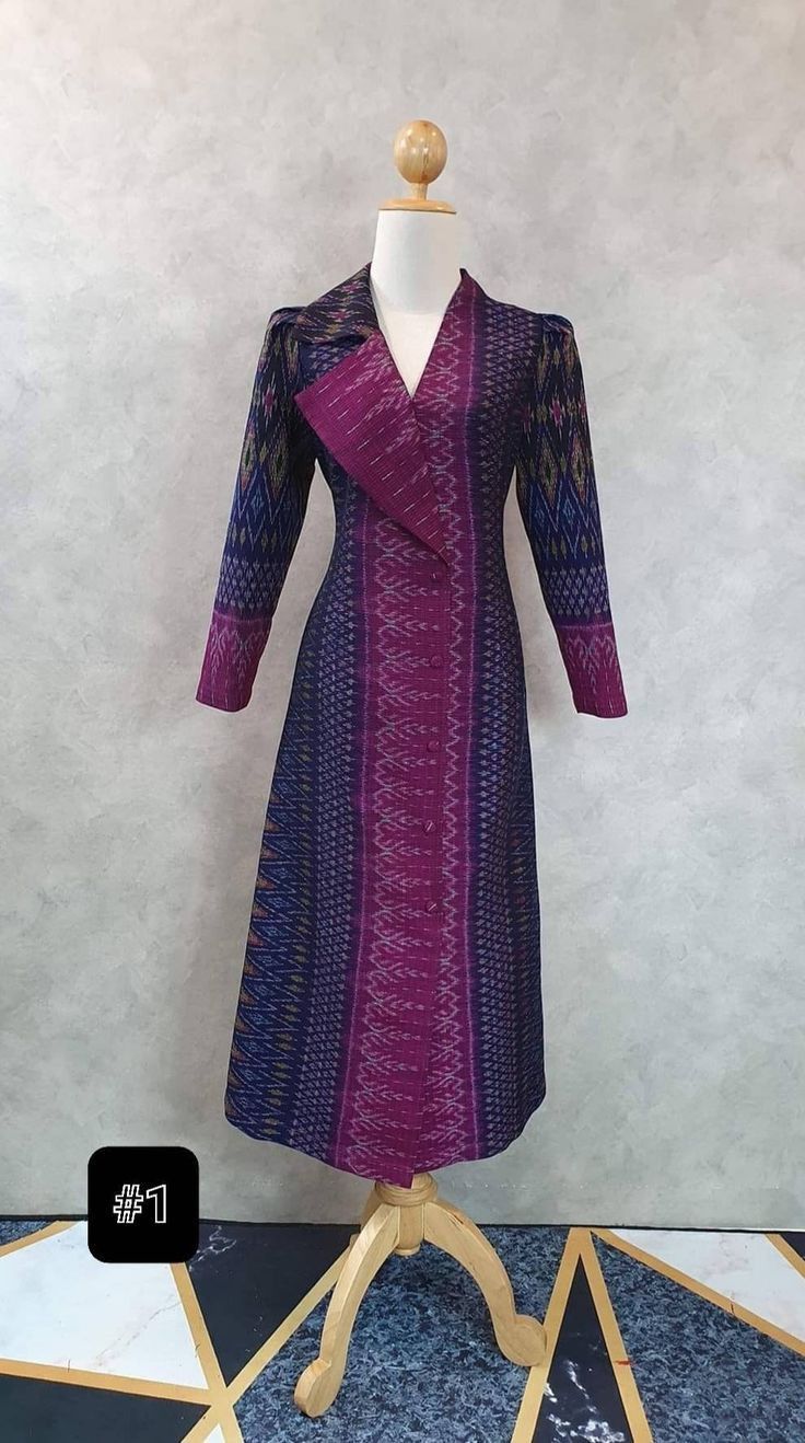 Coat Kurti Designs Latest, Dresses With Turtle Neck, Asian Vintage, Thai Pattern, Simple Kurta Designs, Designer Kurti Patterns, Long Dress Design, Kurta Neck Design, Dress Design Patterns