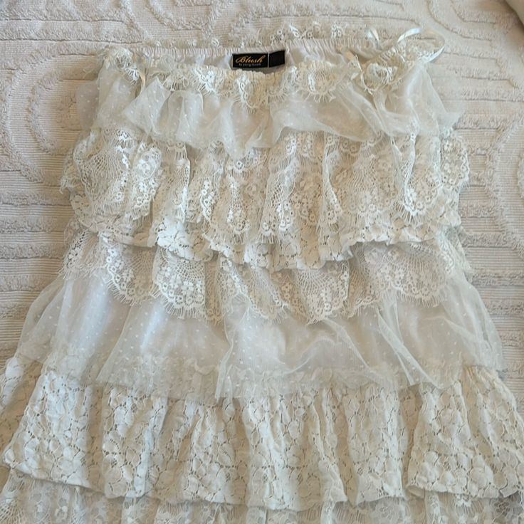 Lace Strapless Dress, Never Worn Vintage White Lace Dress, Lace Strapless Dress, Strapless Summer Dress, Strapless Lace Dress, Country Decorating, Lace Dress Vintage, Daisy Dress, Strapless Floral Dress, Lace Strapless