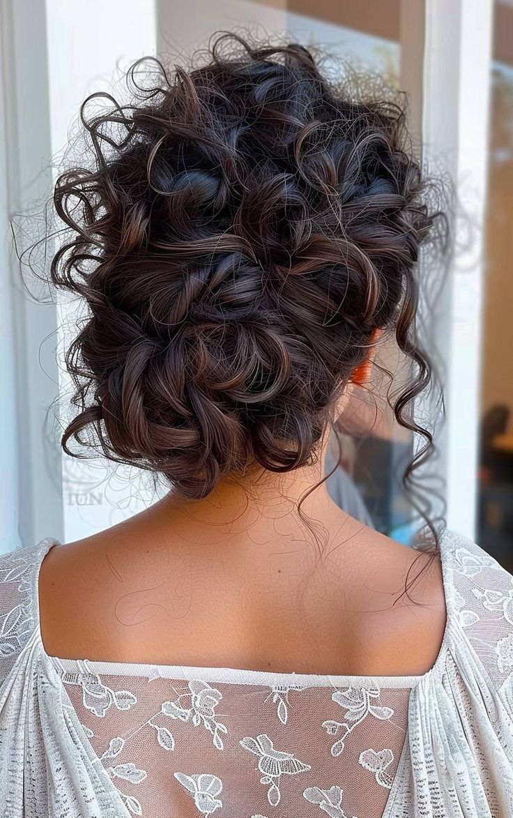 Formal Curly Hairstyles, Updo For Curly Hair, Curly Hair Updo Wedding, Curly Bridal Hairstyles, Loose Curls Updo, Curly Wedding Updo, Curly Hair Up Dos, Updos For Curly Hair, Curly Brides