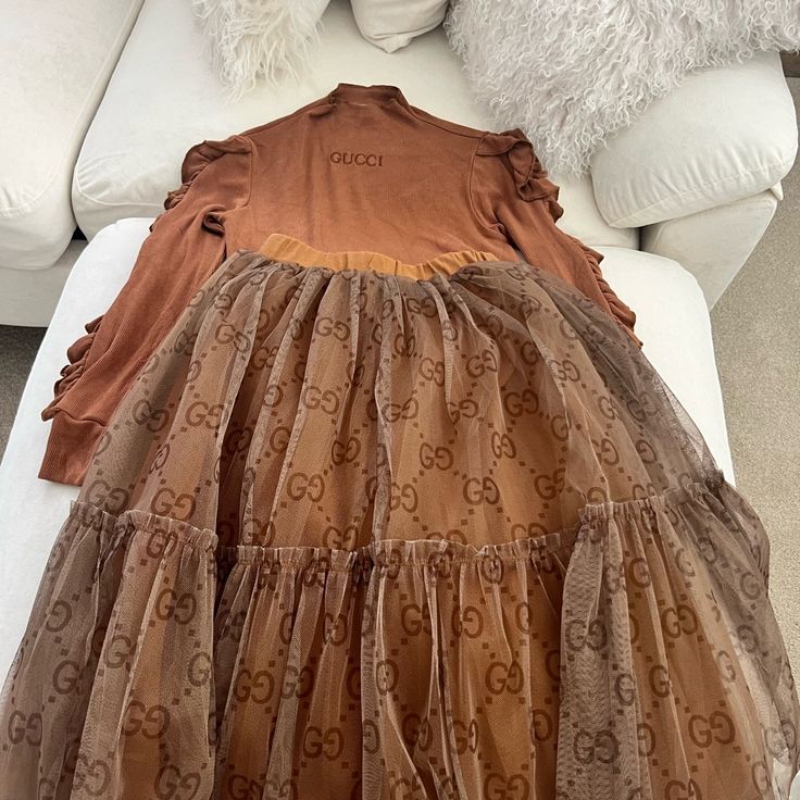 Beautiful Brown Top And Tulle Skirt For Girl 8-9 Y.O In Excellent Shape. Girls Top, Brown Top, Girl Top, Matching Sets, Tulle Skirt, Skirt, Color