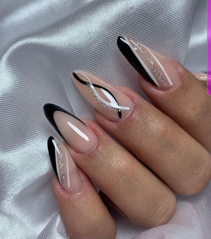 Black Almond Nails, White And Silver Nails, Nagellack Trends, Simple Gel Nails, Black Nail Designs, White Nail, New Year's Nails, Best Acrylic Nails, Cute Acrylic Nails