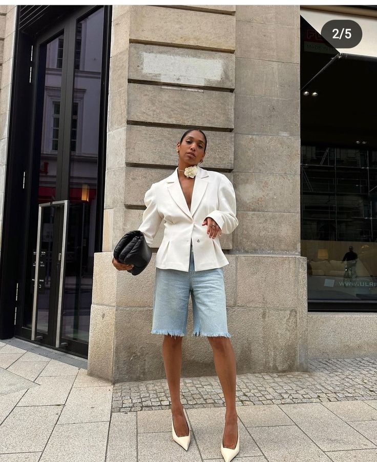 Mule Outfits, Bermuda Shorts Outfits, Comfy Fall Outfits, Ootd Inspo, Shorts Outfits, Moda Chic, Bermuda Jeans, Fashion Victim, Mode Inspo