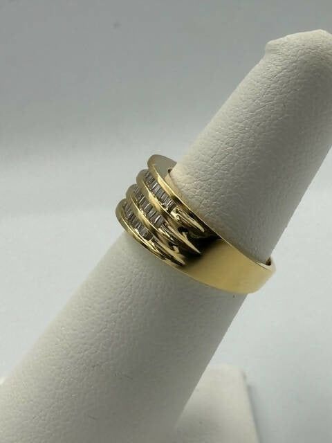 Specials


METAL:
14-Karat Gold


Color:
Yellow Gold


Width:
7.5-3.0mm


Ring size:
5 1/2




Weight:


5.42g



Stone:
Diamond


Shape:
Cut baguette



Carat:


0.75 CT



Clarity:
SI


Color:
G/H Canada Quebec, Band Bracelet, Colour Yellow, Best Jewelry Stores, Gold Colour, Hand Jewelry, Baguette Cut, Baguette Diamond, Men's Rings