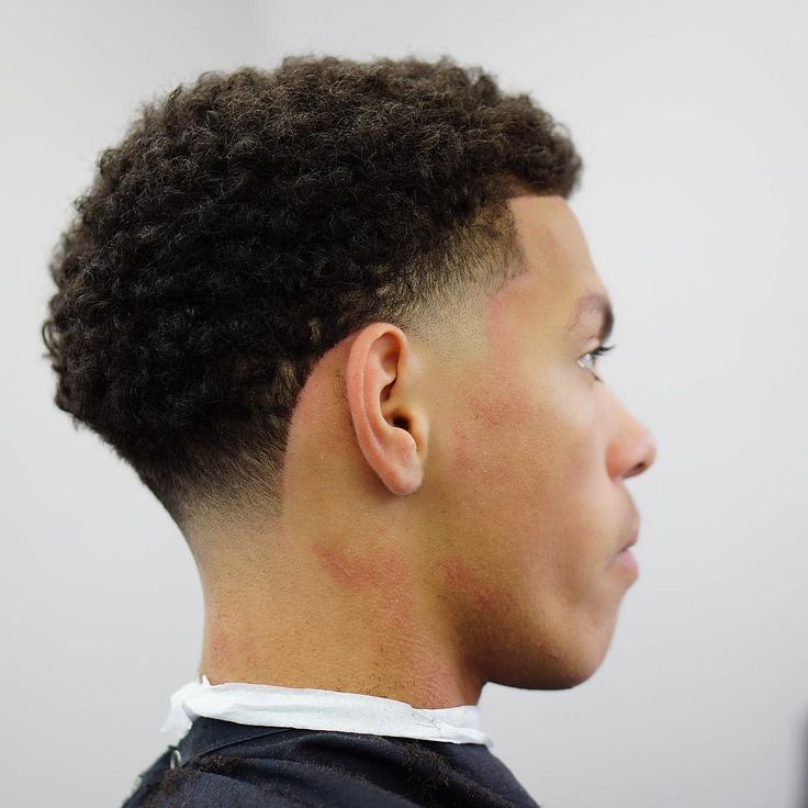 Taper Fade Afro, Curly Hair Taper, Temp Fade Haircut, Taper Fade Short Hair, Fade Haircut Curly Hair, Mid Fade Haircut, Low Taper Fade Haircut, Taper Fade Curly Hair, Fade Haircut Styles