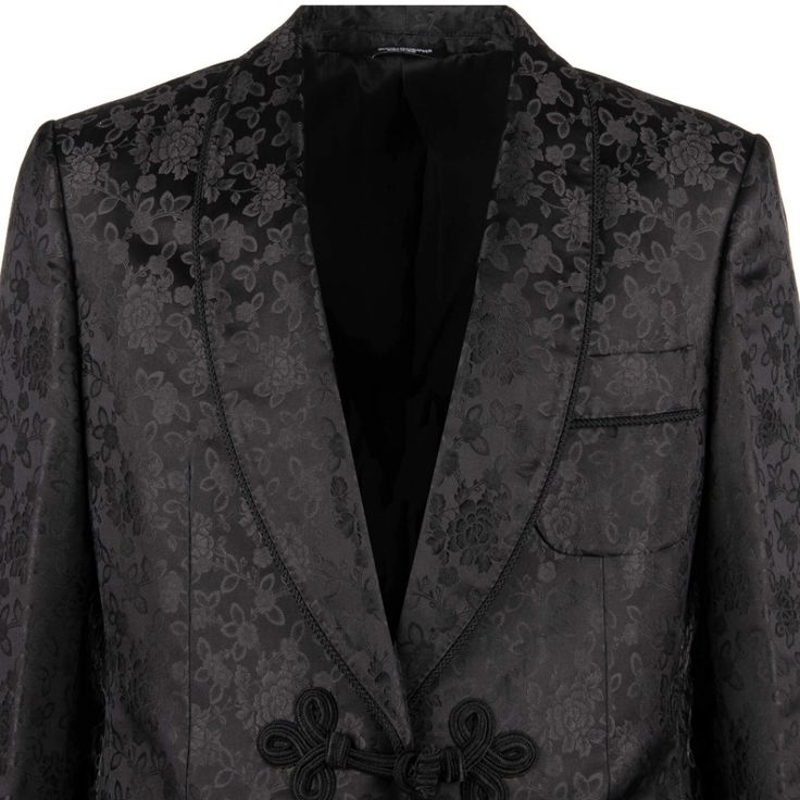 New With Tags Dolce & Gabbana Baroque Style Floral Silk Blazer With Shawl Lapel And Rope Fastening. This Blazer Is The Definition Of Luxury. An Absolute Show Stopper. Mens Size 48uk/38us 100% Authentic - Made In Italy - Slim Fit - Material: 100% Silk - Lining: 100% Silk - Color: Black - One Back Vent - One Rope Fastening - Shawl Lapel - Open Breast Pocket - Floral Pattern Please Refer To Images, And Feel Free To Ask Any Questions Or Make An Offer! Thank You For Stopping By! Elegant Formal Jacquard Sets, Elegant Brocade Party Suit, Elegant Brocade Suit For Party, Elegant Party Suit In Brocade, Luxury Fitted Brocade Sets, Luxury Brocade Party Suit, Luxury Brocade Suit For Formal Occasions, Elegant Festive Jacquard Sets, Elegant Festive Brocade Suits