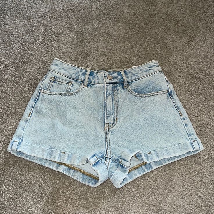 Nwt Pacsun Light Blue Jean Mom Shorts Size 24 High Rise Blue Summer Bottoms, Light Wash High-waisted Shorts For Day Out, High Rise Blue Bottoms For Summer, Blue High Rise Bottoms For Summer, Trendy Light Blue Bottoms For Vacation, Light Wash Short Bottoms For Day Out, Summer Style Medium Wash Bottoms For Day Out, High Waist Light Blue Bottoms For Summer, High Waist Light Blue Bottoms For Day Out